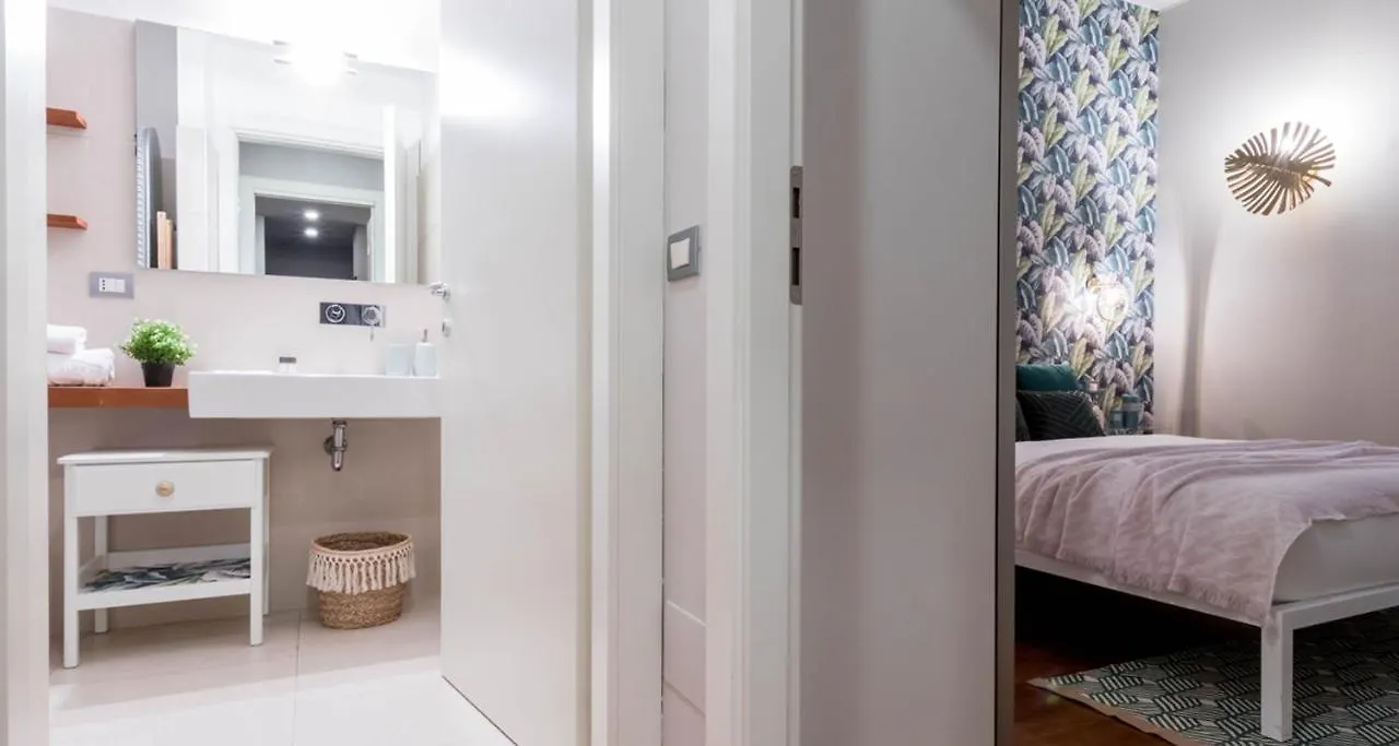 Joivy Elegant 1 Bedroom Apt In Front Of The Sforzesco Castle ミラノ 0*,  イタリア